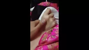 சிறிய கருங்காலி ஆஷ்டன் டெவைன் புதிய அண்டை வீட்டாருடன் சண்டையிடுகிறது