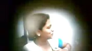 டீன் விஞ்ஞானி ஃப்ரீயா பார்க்கர், கடினமான அலுவலக உடலுறவுக்கு முன் பேராசிரியர்களை உறிஞ்சுகிறார்