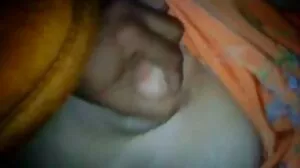 டீன் நிகிதா பெல்லூசி அதை தனது கழுதையில் விரும்புகிறார்