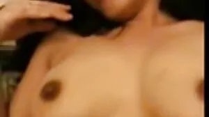 ஏஞ்சல் ஆல்வுட், டீன் ஏஜ் பருவத்தில் நாயின் ஸ்டைலைப் பெறுகிறார்