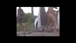 டிஃப்பனி வாட்சன் பிளாக் காக்கில் வேலை செய்கிறார் - குளோரிஹோல்