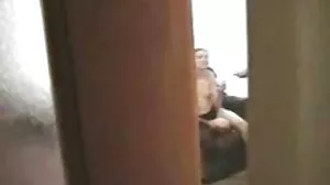 டீன் ஏஜ் சமையலறையில் புணர்ந்தான்
