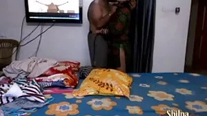 VRBangers SEXY EBONY REIGN Gym இல் ஒரு பெரிய சேவலை எடுத்து