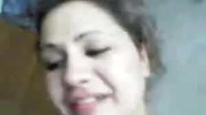 BBW லத்தினா சிறிய டிக் கொண்ட பையனால் புணர்ந்தார்